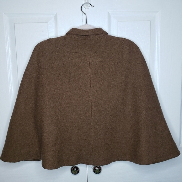 Chico's Inner Beauty Cape 100% Wool Size 1 Leopard Lining Hidden Button Front - Picture 10 of 14